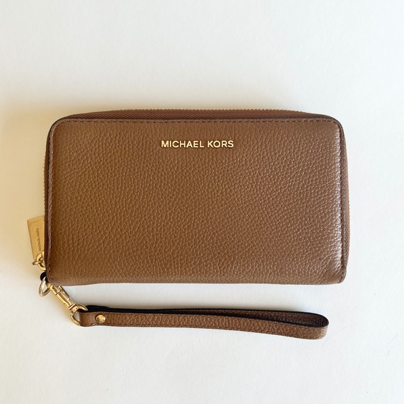 Michael Kors Tan Genuine Pebble Leather Zip Around Wallet - Picture 1 of 10